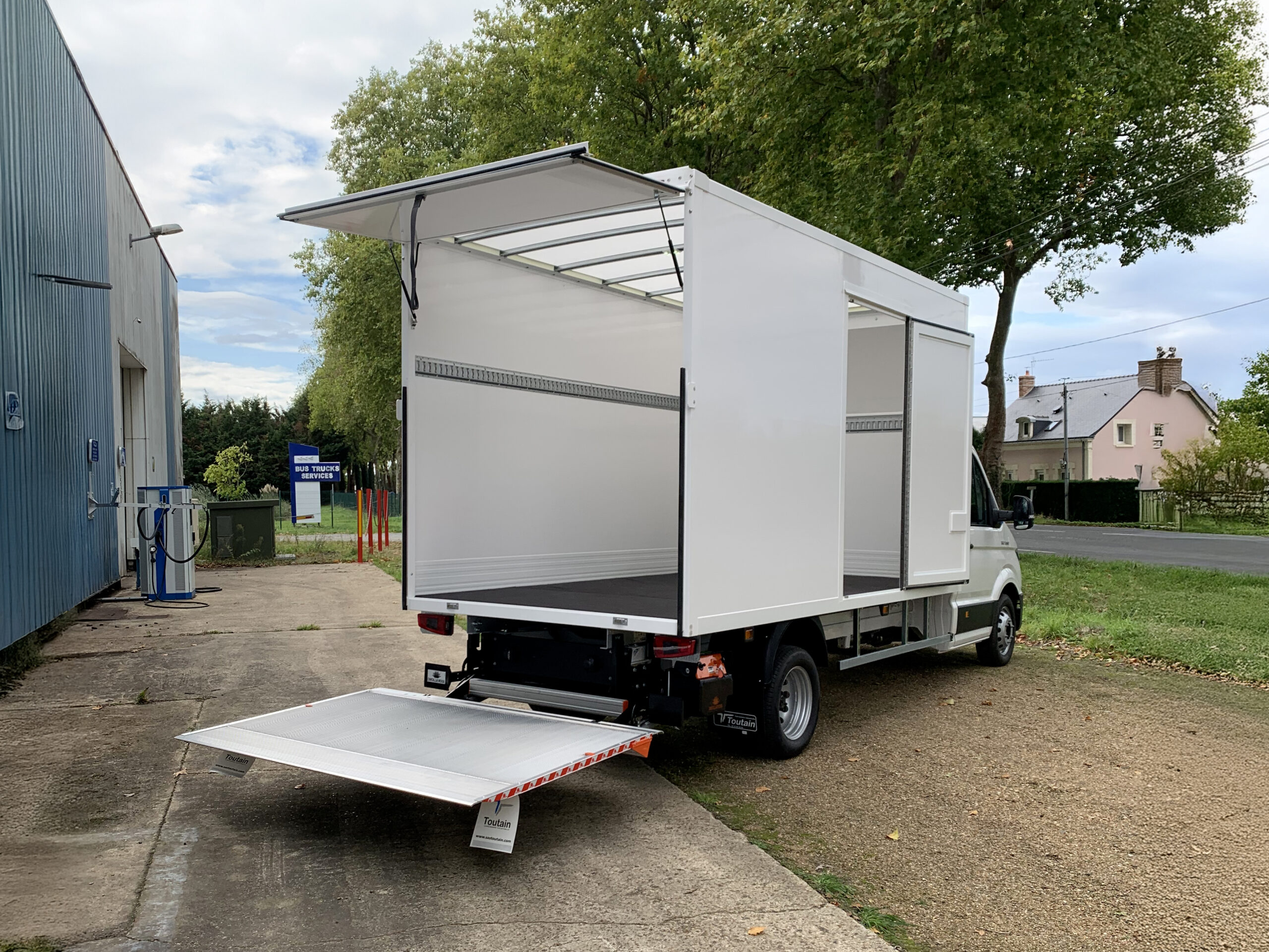 Véhicule utilitaire léger carrossé par Toutain